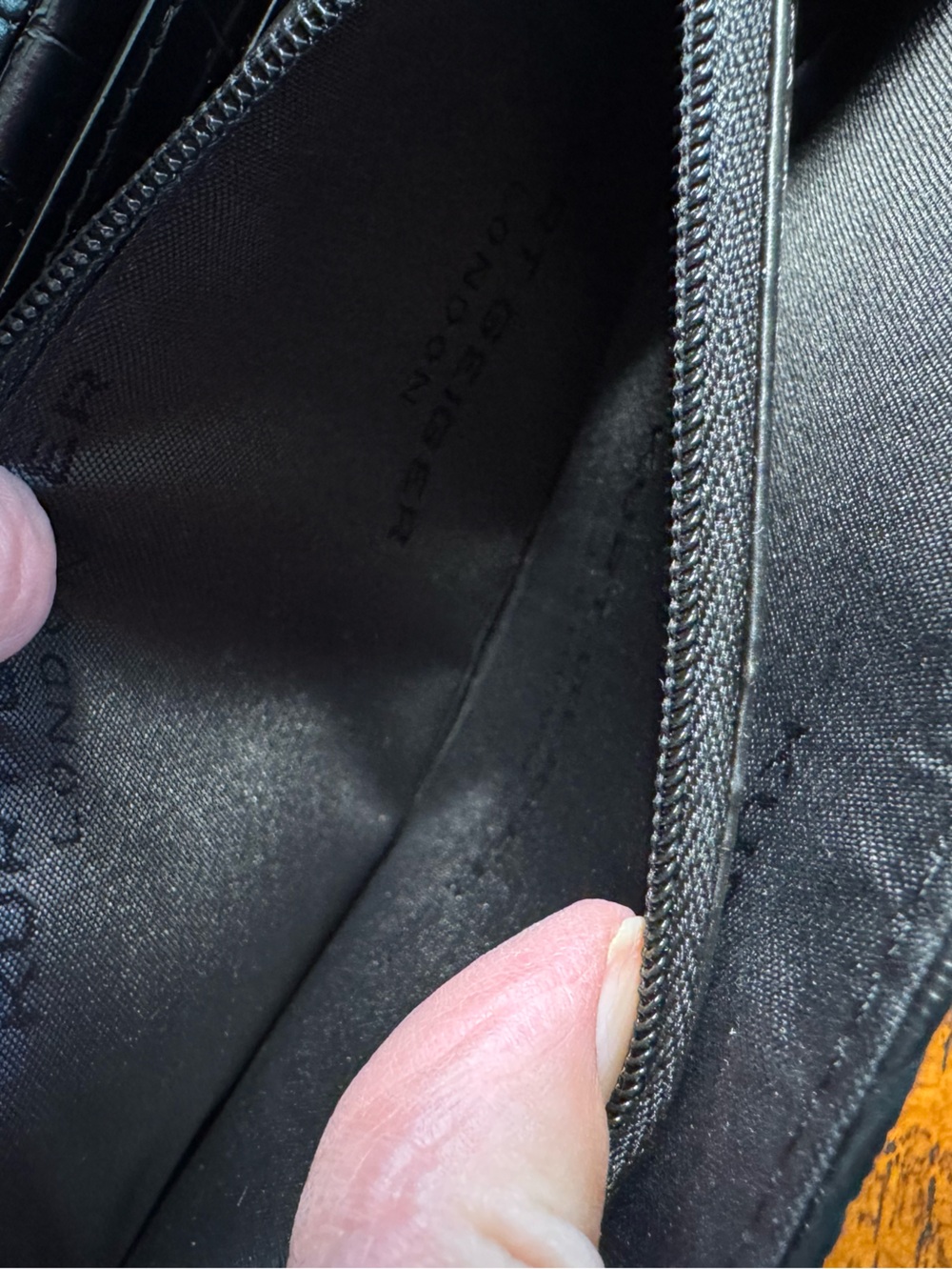 Kurt Geiger Black Croc Kensington Wallet with Rainbow Hardware - Like New - Picture 13 of 14